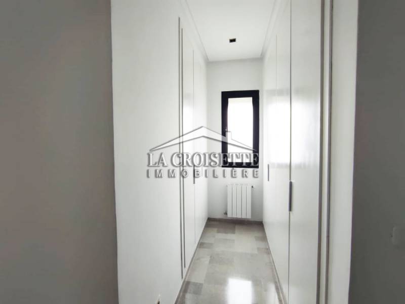 Appartement S+3 avec chambre de service à La Marsa